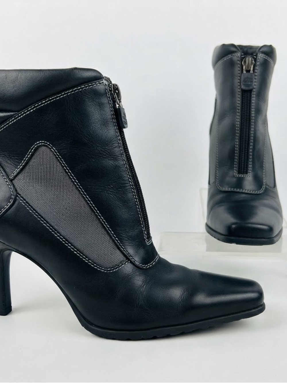 Y2K Timberland Black Leather Front-Zip Pointed Toe Ankle Boots